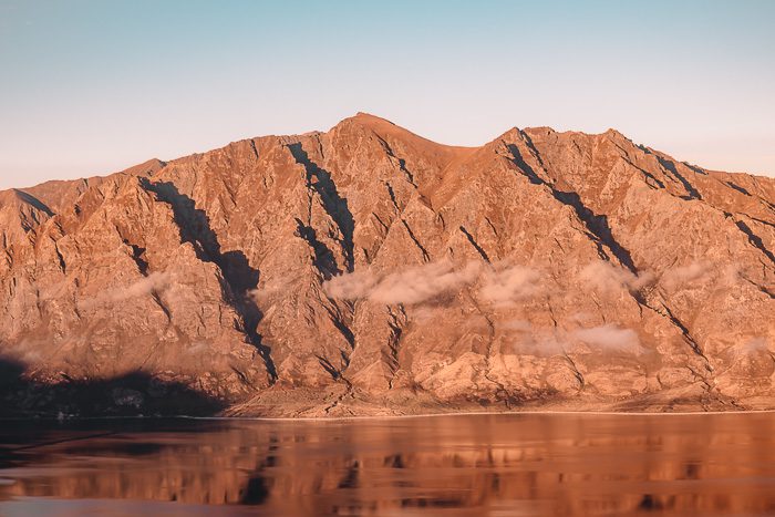 Golden mountains, Dancing the Earth