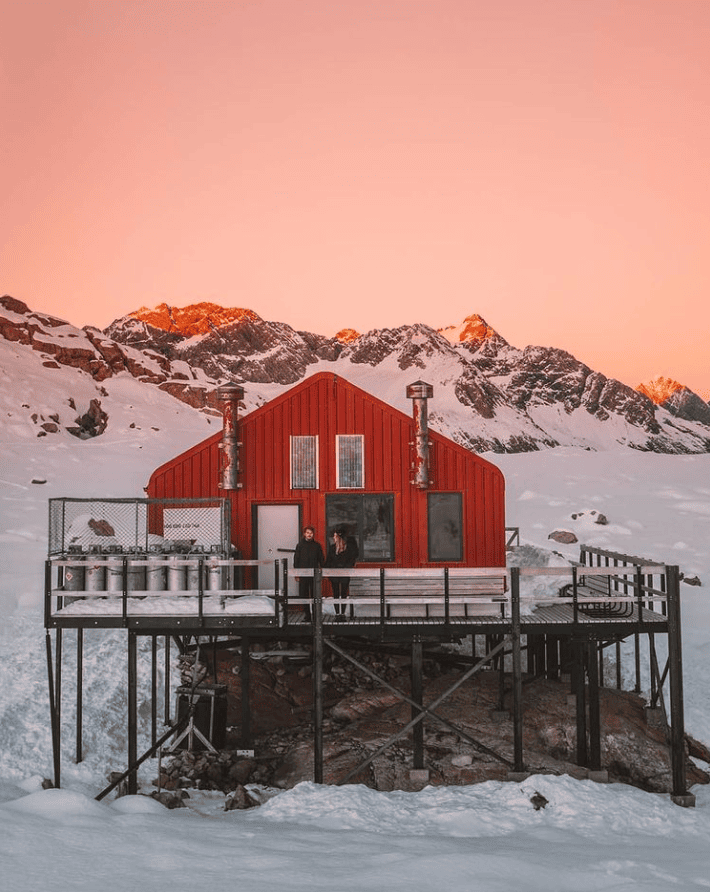 Mueller Hut, by @lostitalianos
